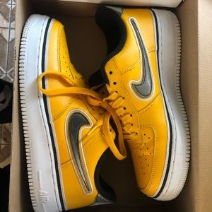 SOLD Nike airforce NBA collab